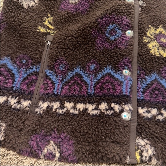 Shyanne Women's Fleece Vest with Purple and Blue Patterns - Picture 2 of 8